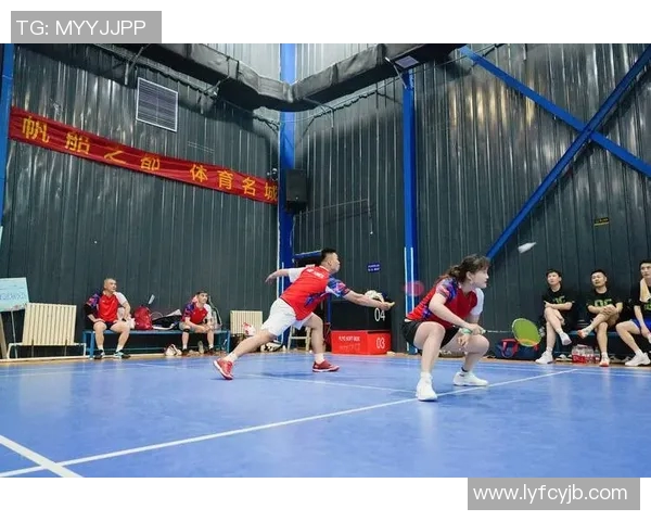 羽毛球比赛技术动作分析与实战技巧解读提升运动表现的关键要素